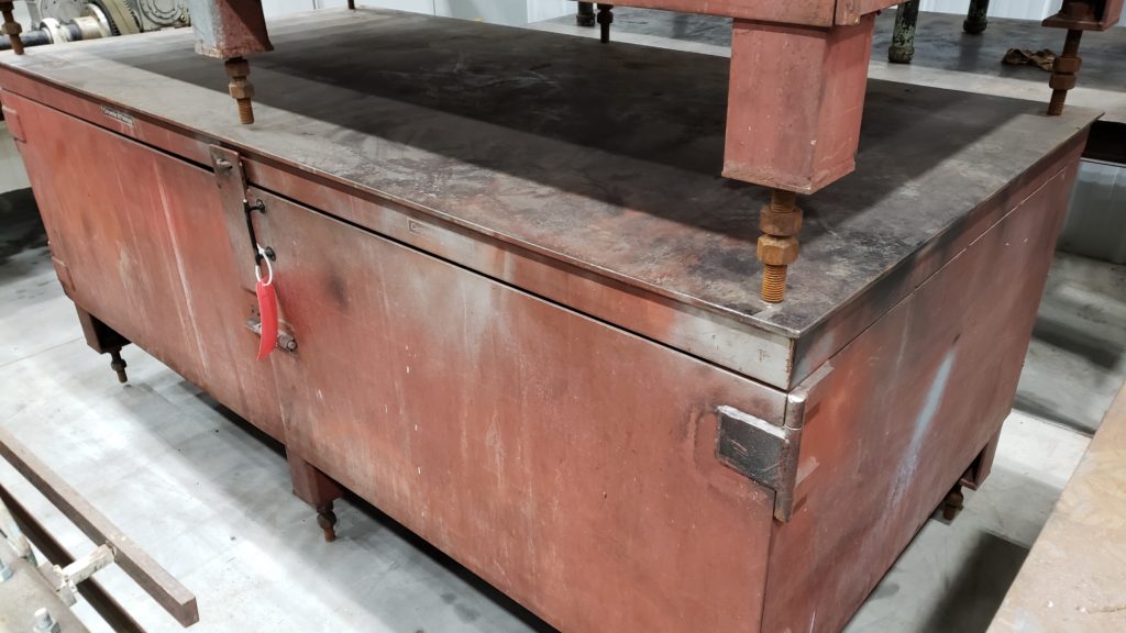 8' x 4' x 3/8" Workbench with 2 doors, h: 40 1/2