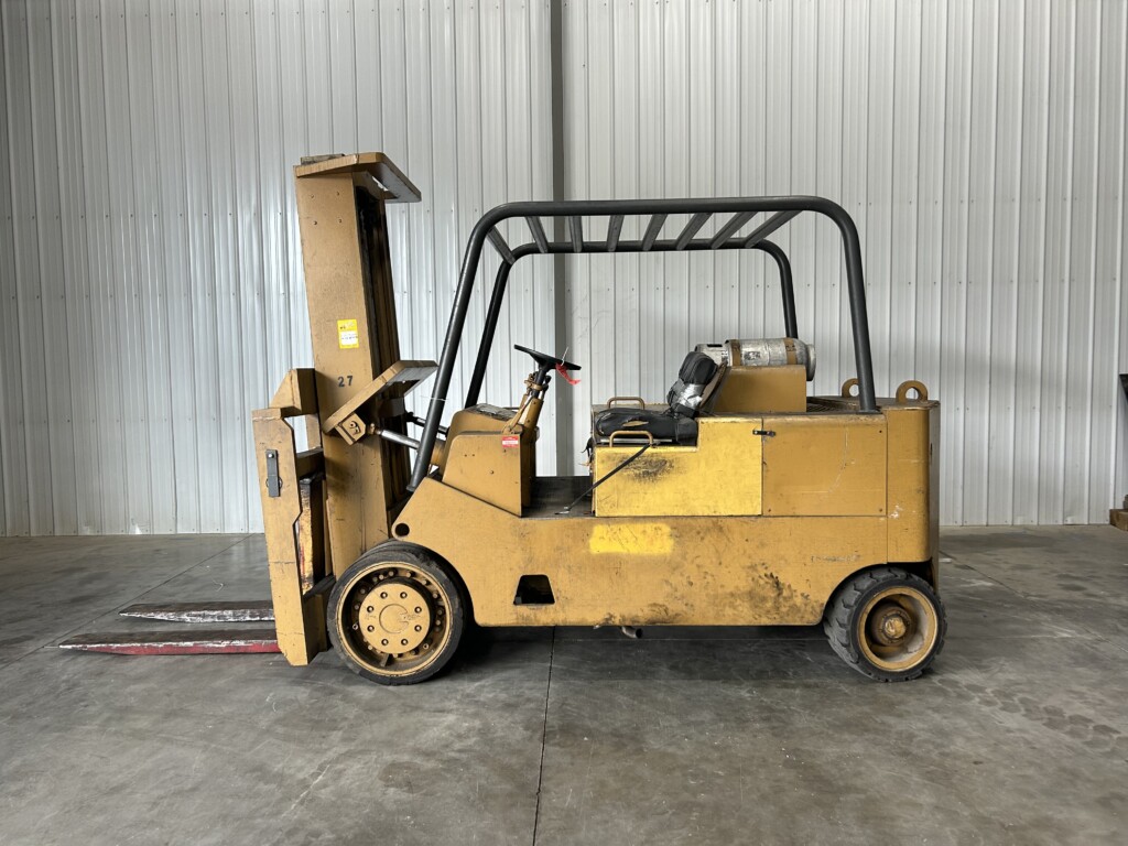 Caterpillar 25,000 lbs. Capacity Forklift, Model T250