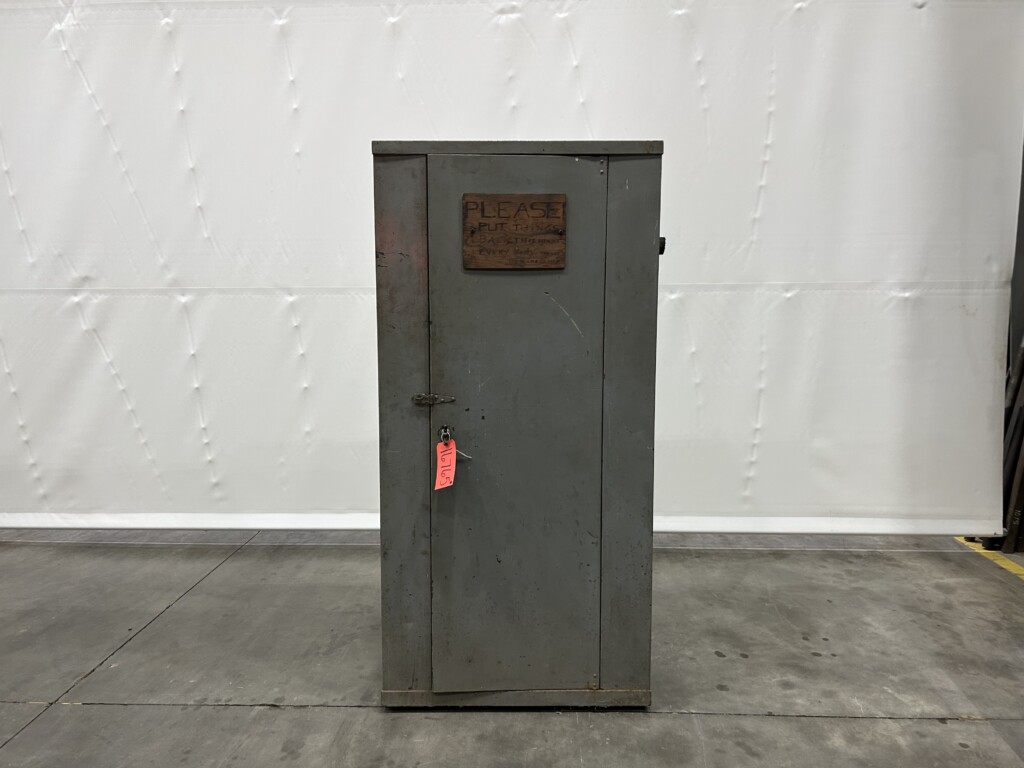 1 door Cabinet 18"x36"x75" H