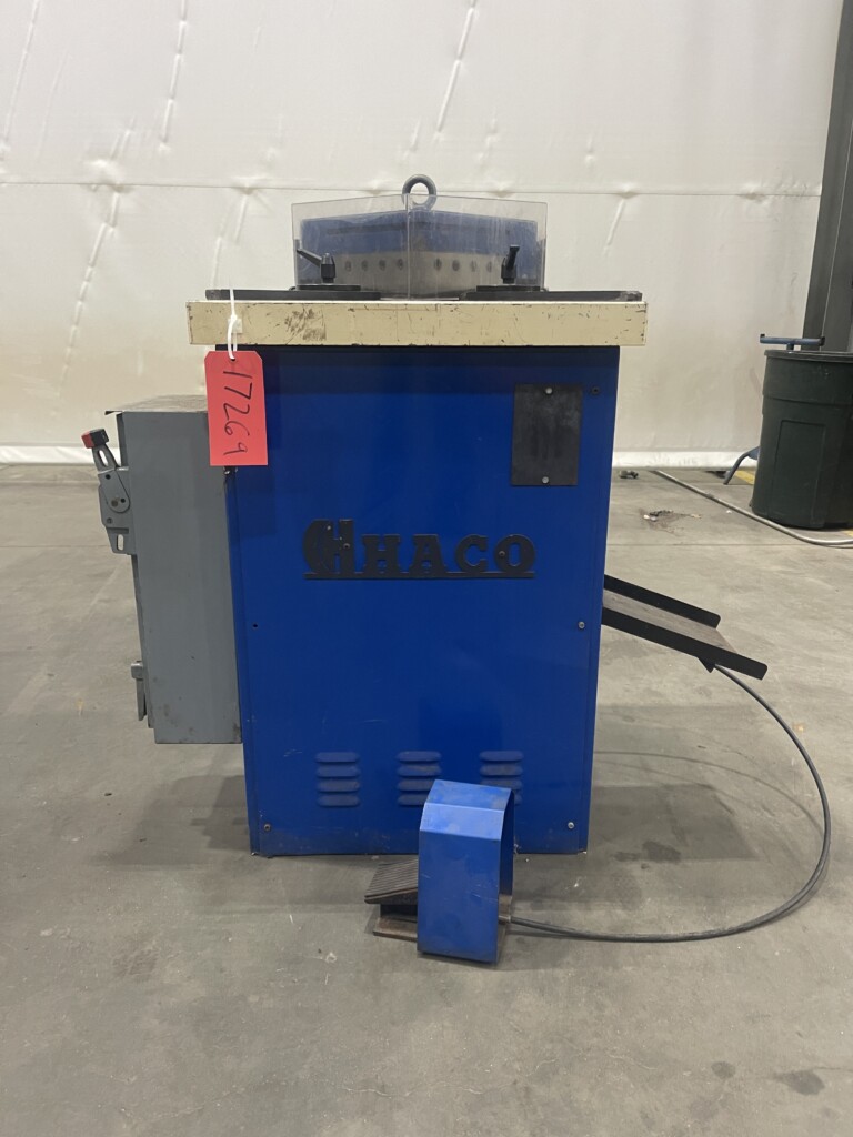 Haco Mini 220/4 8-Ga. x 8.66" Hydraulic Corner Notcher