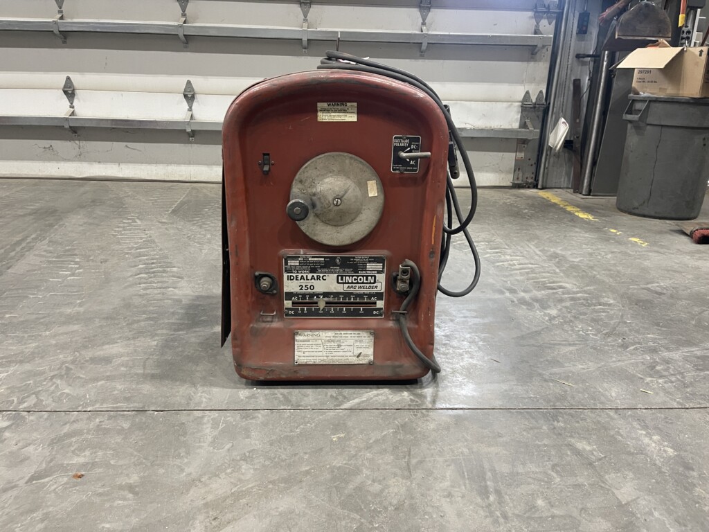 Lincoln Idealarc 250 Welder