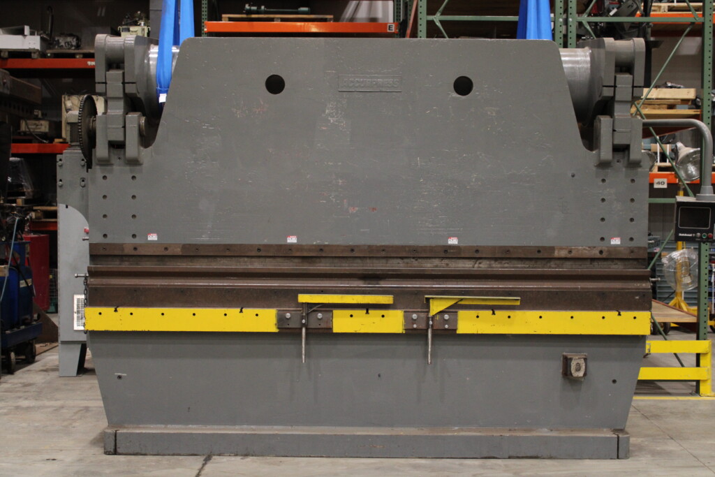 Accurpress 14' x 400 Ton Hydraulic Press Brake